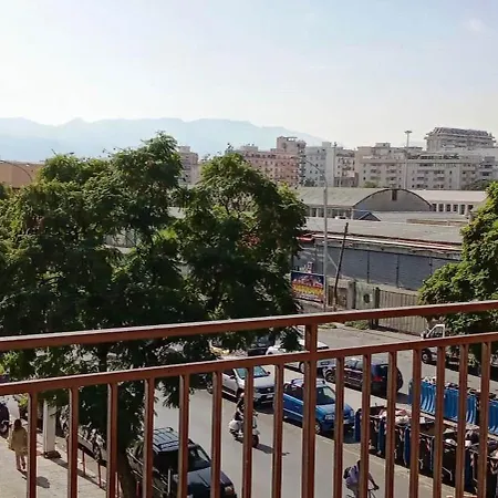 ベッド・アンド・ブレックファスト Molo Sbriju - Centro パレルモ