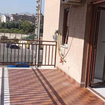 ベッド・アンド・ブレックファスト Molo Sbriju - Centro 4*